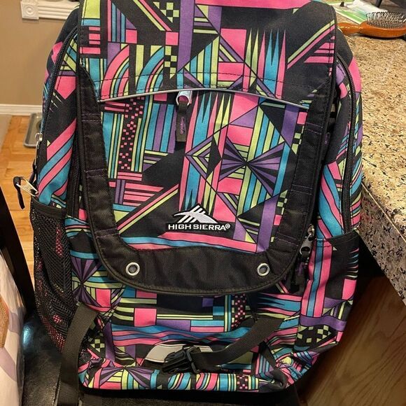 High Sierra 80’s Themed Vintage Backpack - Picture 1 of 16